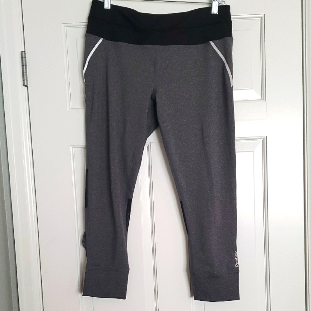 Reebok Gray capri legging womens size L
